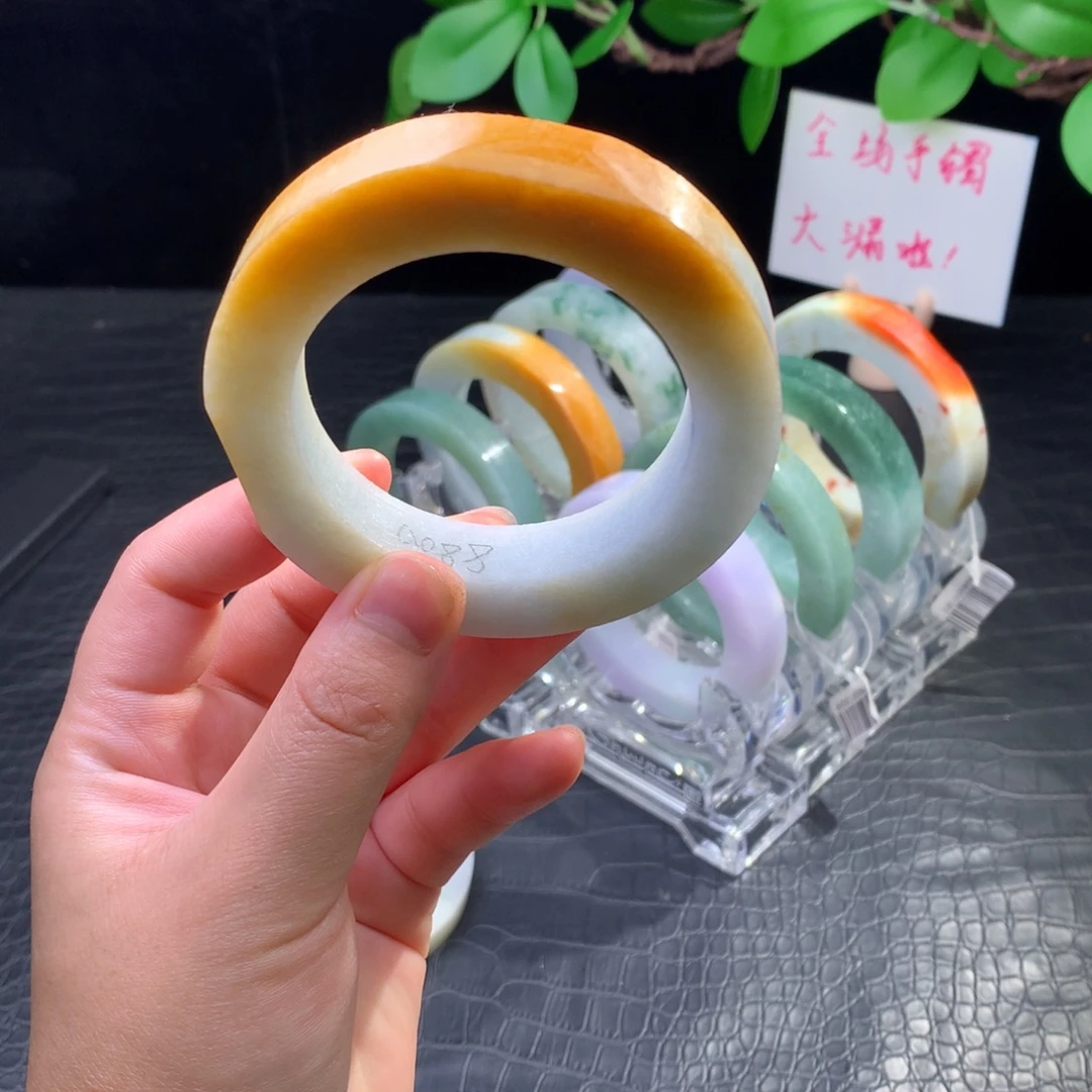 定制翡翠未镶嵌手镯