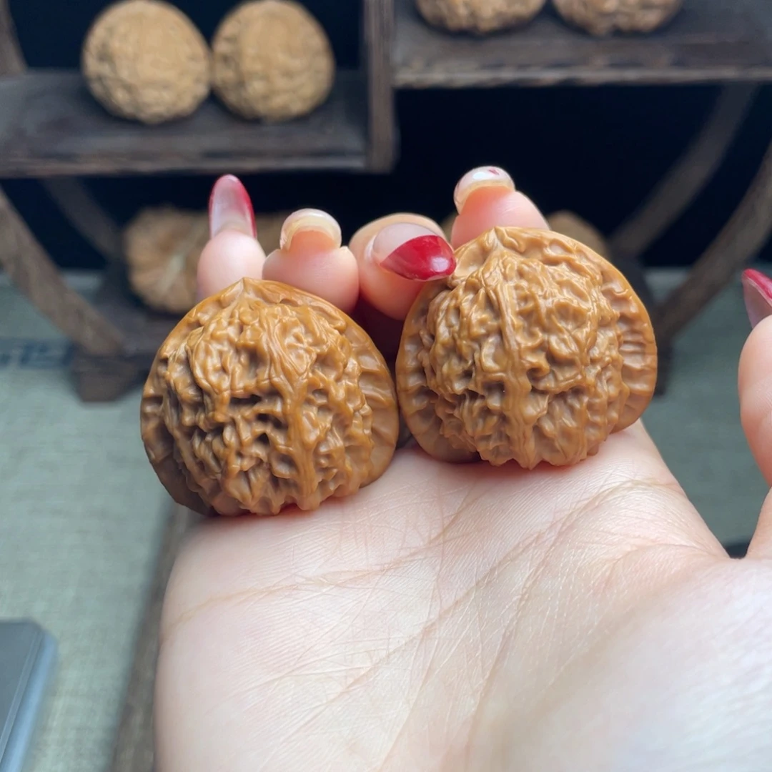 文玩核桃吊坠三角白36 打底精配