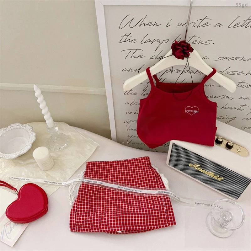 潮范红色刺绣爱心女宝时髦夏季新款吊带上衣红格子半裙套装