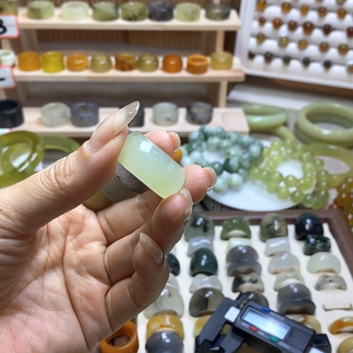 春***光蛇纹石玉未镶嵌吊坠(不含链)