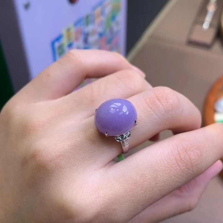 翡翠18K金镶嵌颈饰翡翠