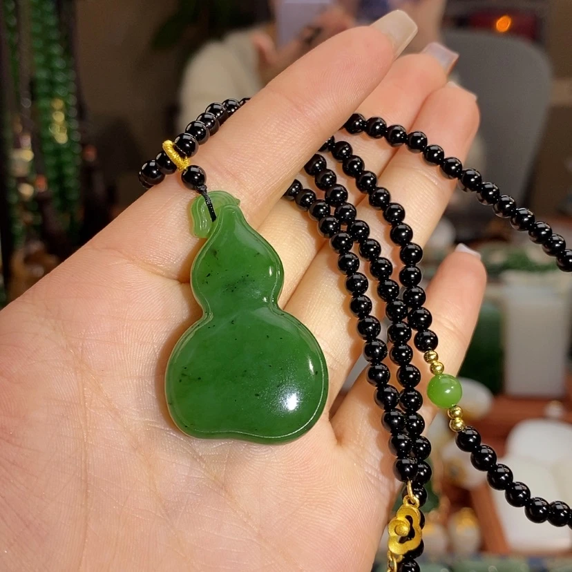 【闪购商品】吊坠(赠链)未镶嵌和田玉