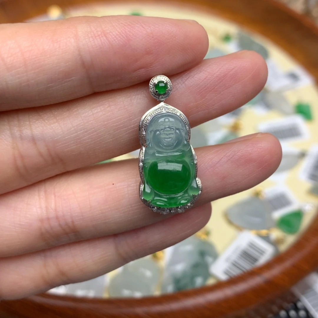颈饰18K金镶嵌翡翠