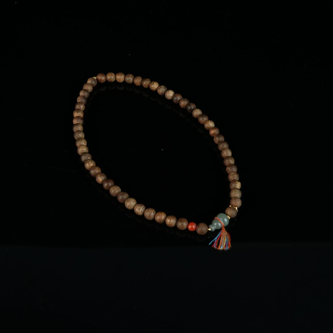 A4304东马沉香软丝绿底9分沉diy手串0.7cm 7.79g