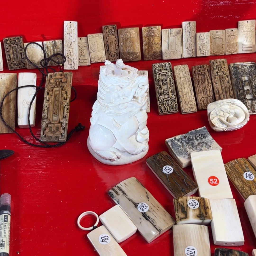 泥塑工艺品牌子雕刻件