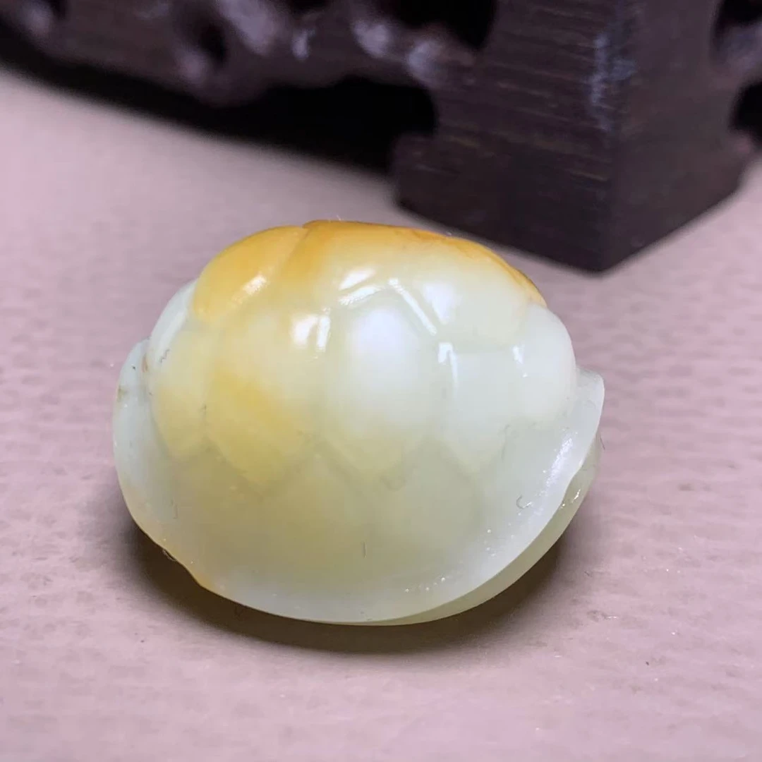 F386海川拍卖和田玉吊坠