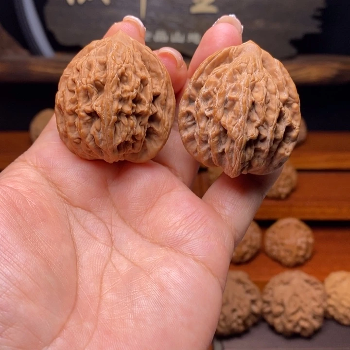 文玩核桃把件38麦穗虎头