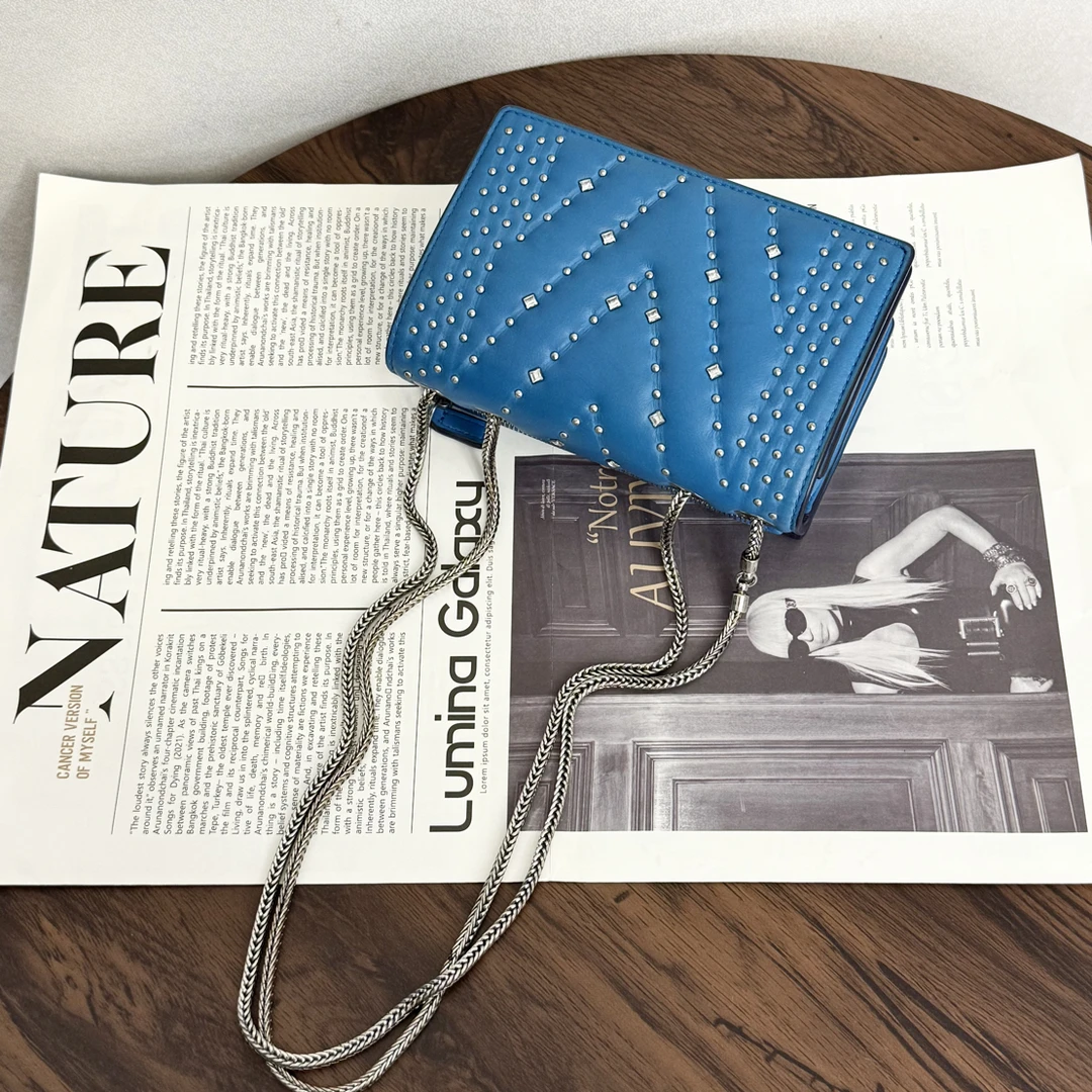 95新 MCM 蓝色铆钉mini链条包