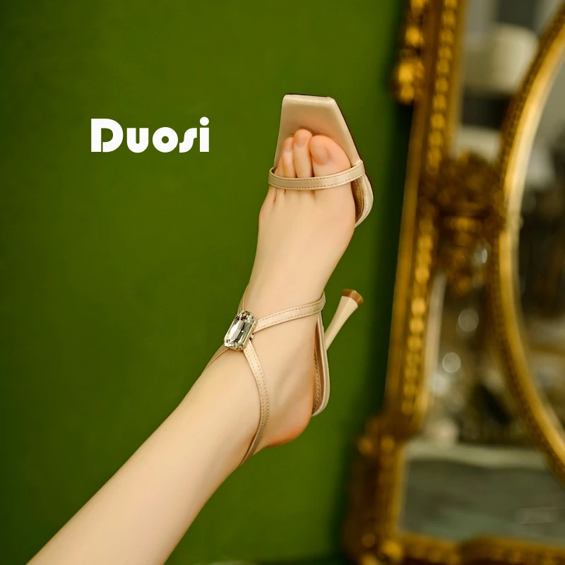 【DUOSI】8cm方头一字带凉鞋女夏季细跟配裙子宴会鞋高跟鞋JY985-1