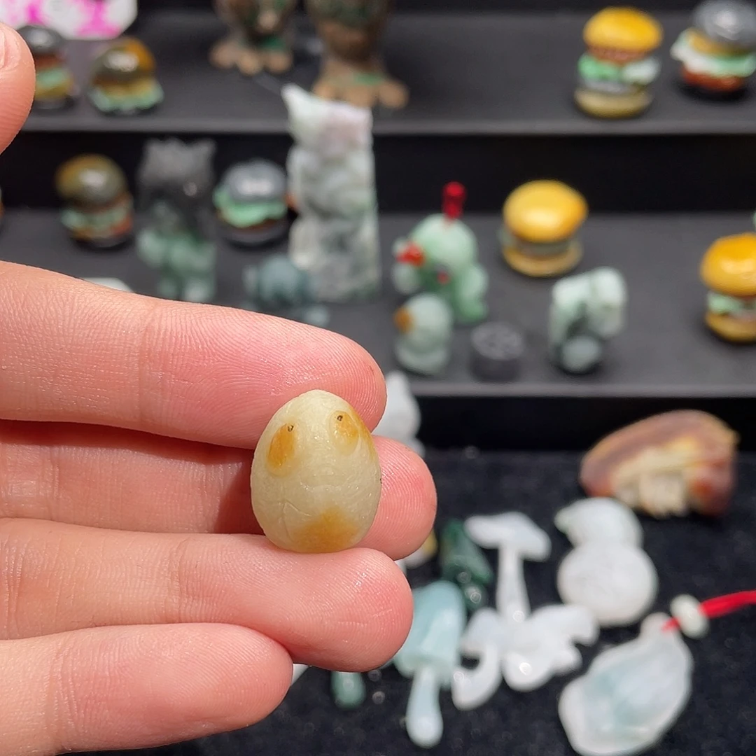 用***6翡翠未镶嵌颈饰蛋