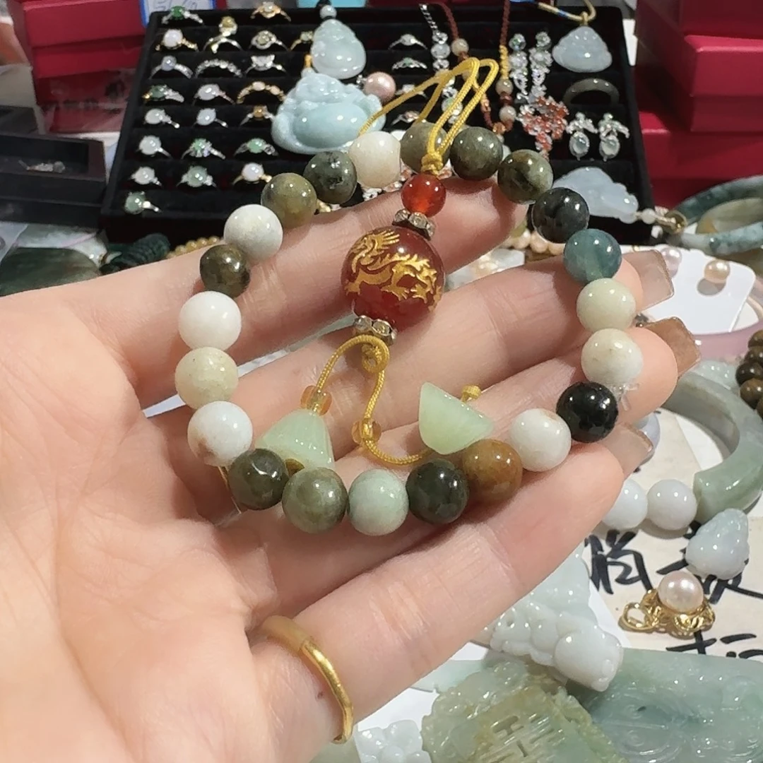 陈***事翡翠未镶嵌颈饰5912