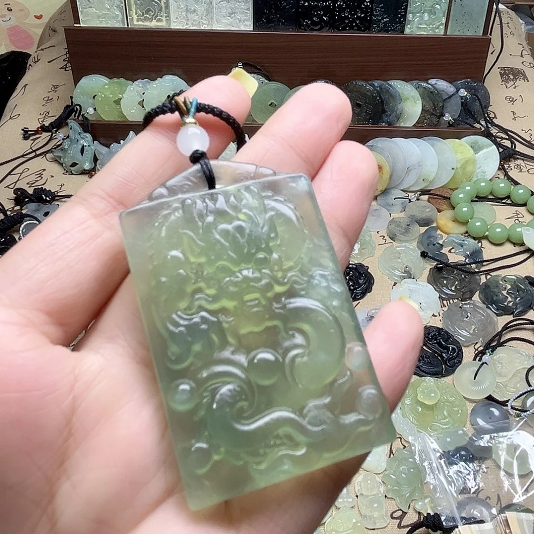 吊坠(赠链)未镶嵌石英质玉
