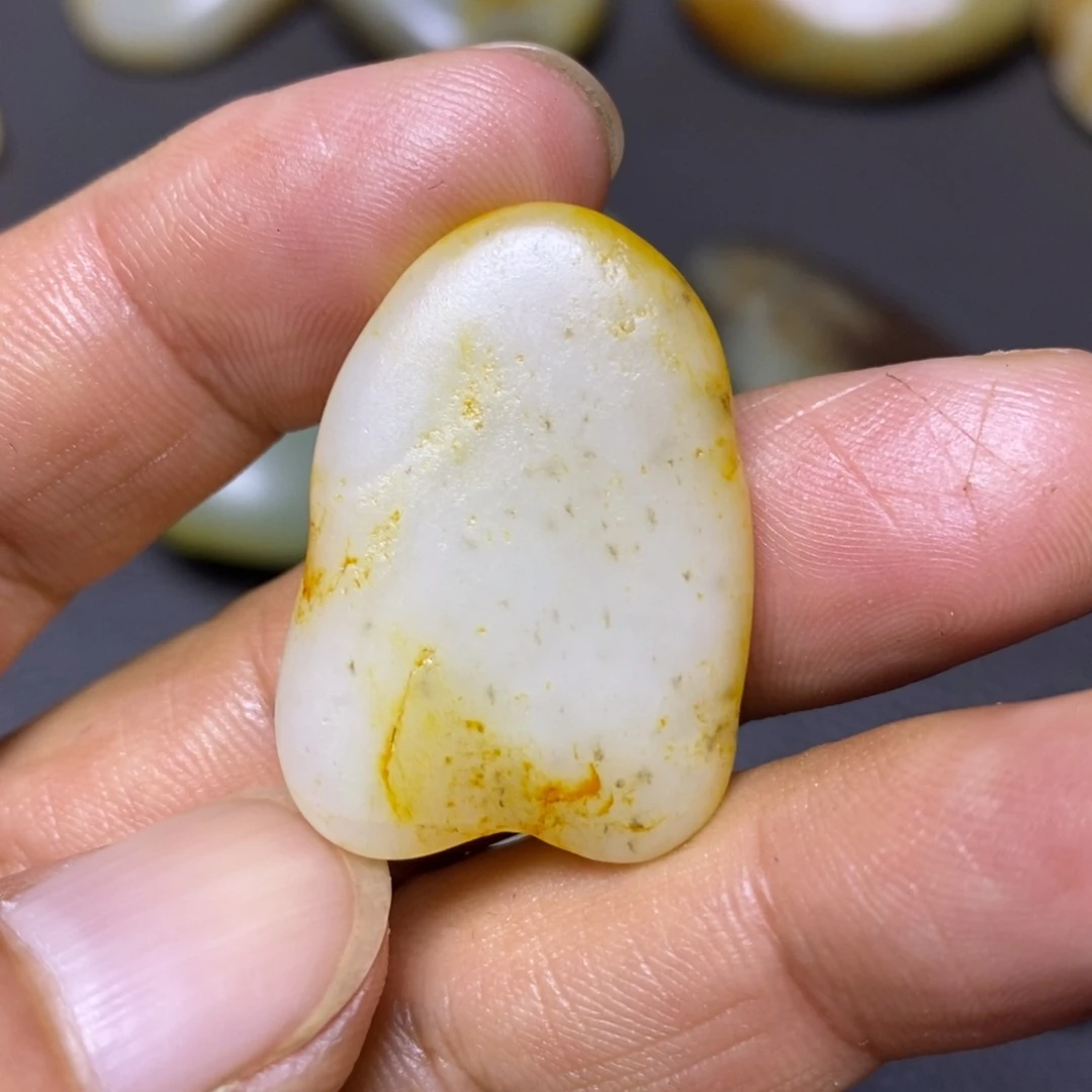 和田玉（糖玉）未镶嵌挂件