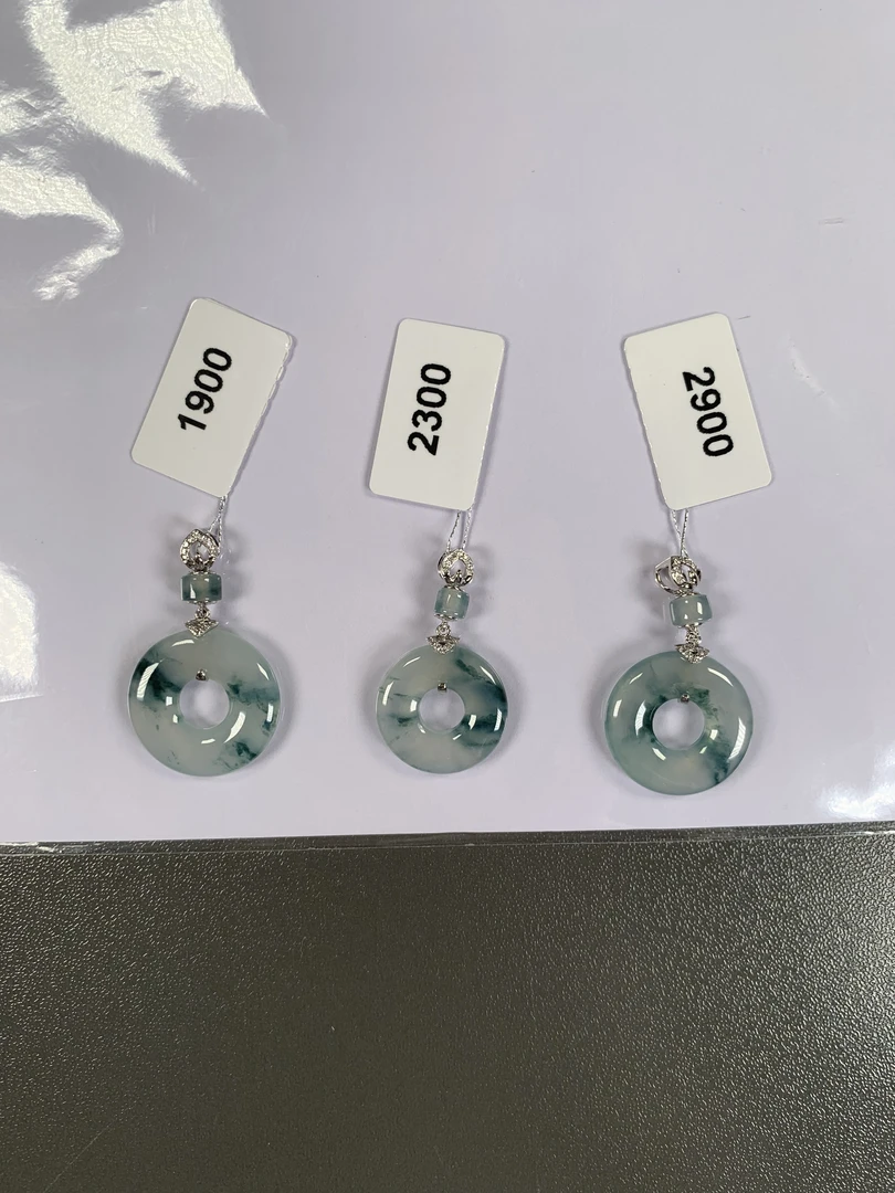 翡翠A货18K金镶嵌甜甜圈多样性发货，发一件367