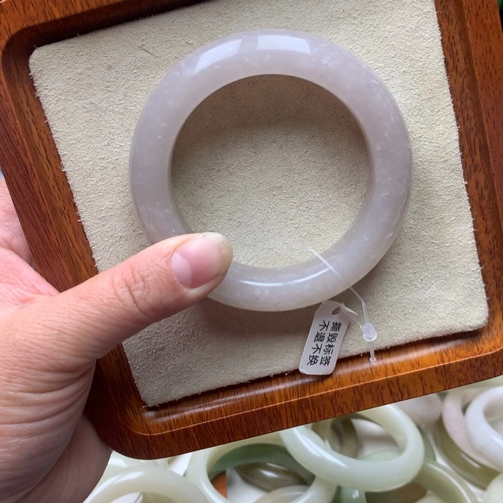 石英质玉（佘太翠）未镶嵌手镯56