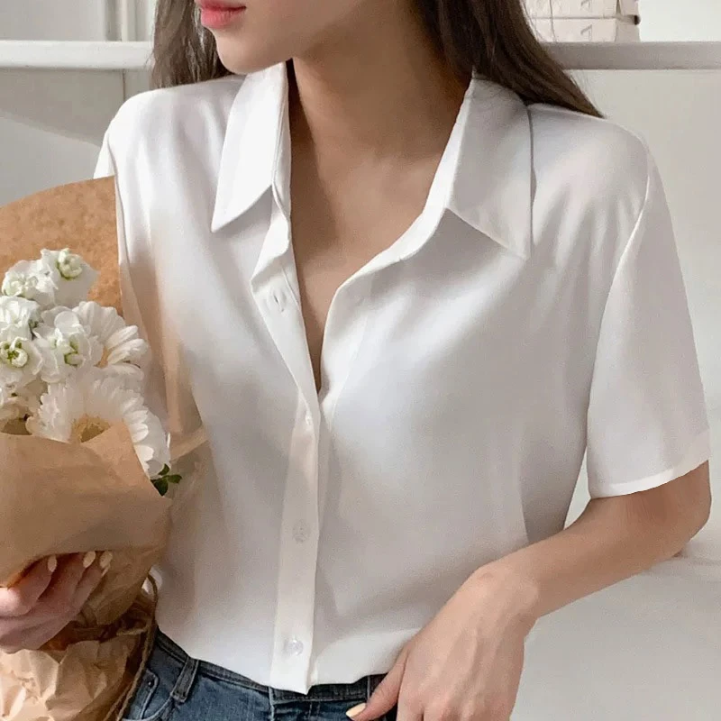 2025年夏季女士短袖衬衫缎面百搭显瘦优雅气质设计感衬衣女上衣