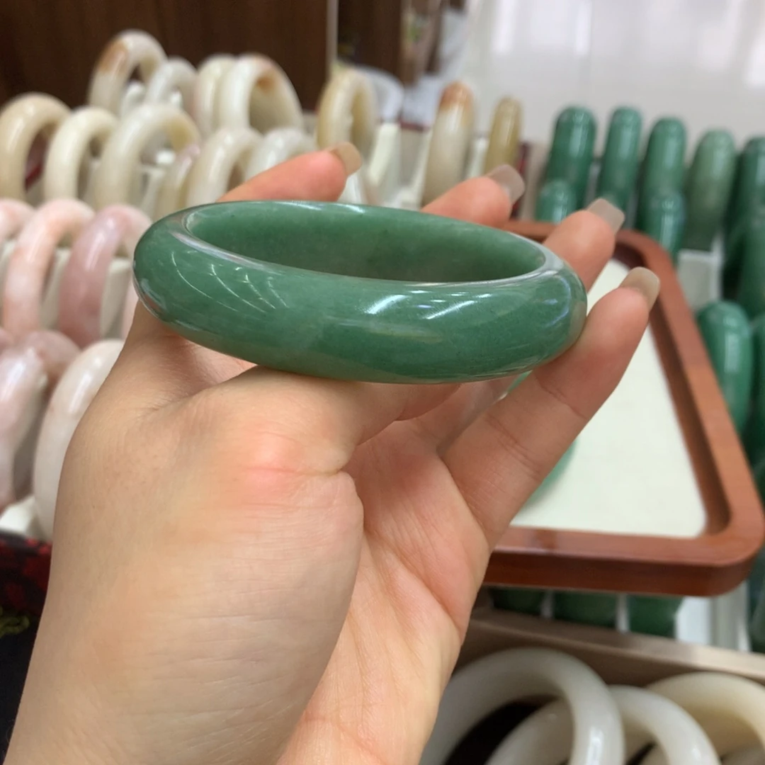 酷***∯石英质玉未镶嵌手镯