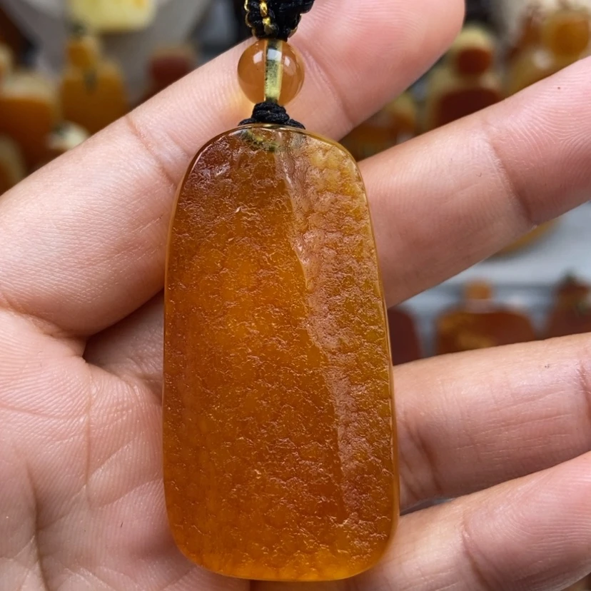 【闪购商品】琥珀颈饰未镶嵌