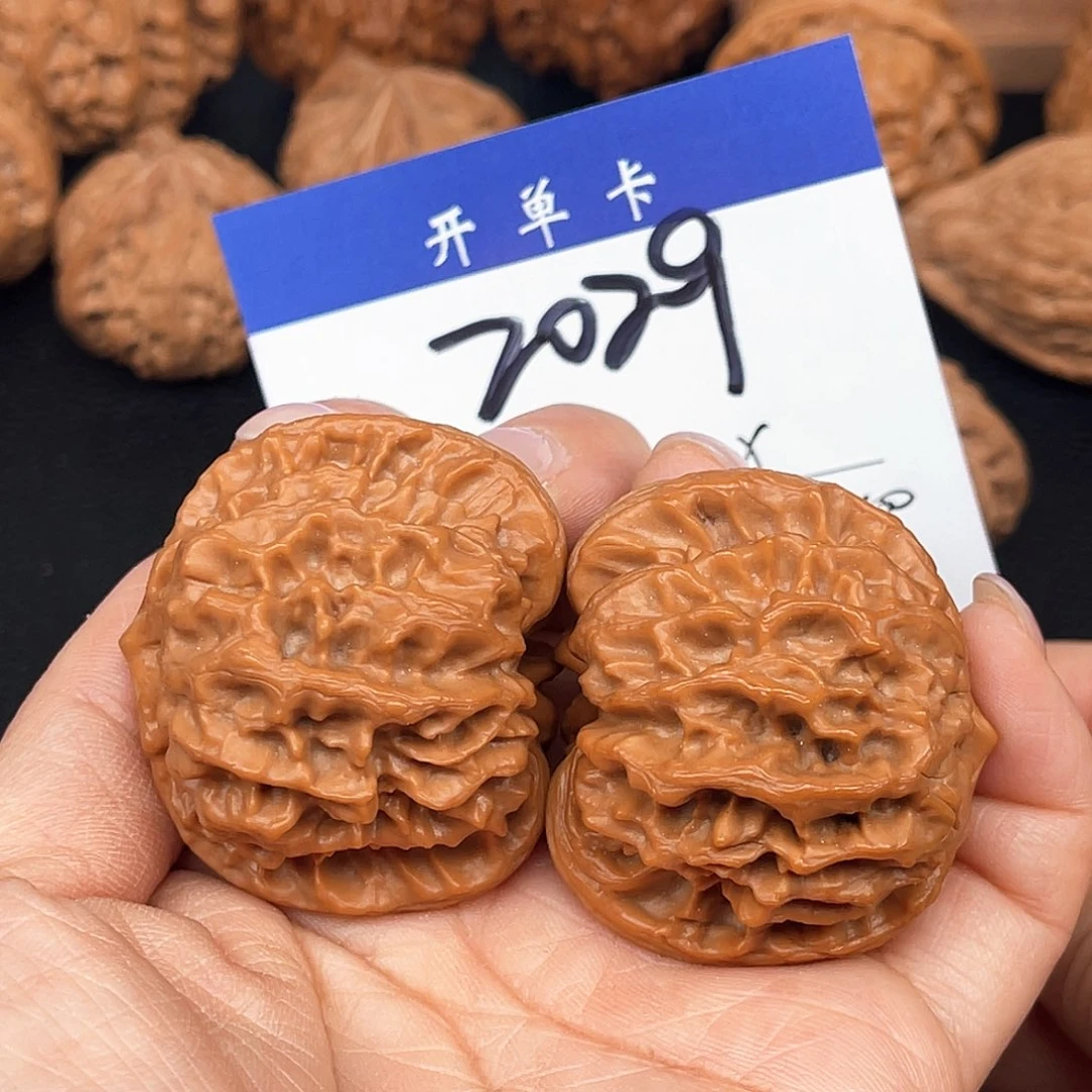 文玩核桃吊坠刘*ㅤ曹大龙41尺。 2029