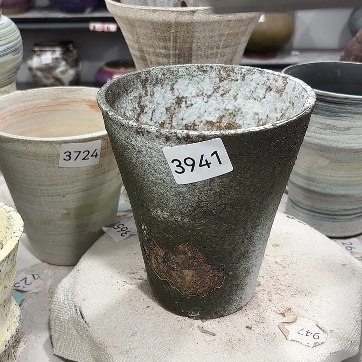 摆件高18，口14.5，有孔，3941，瑕疵处理