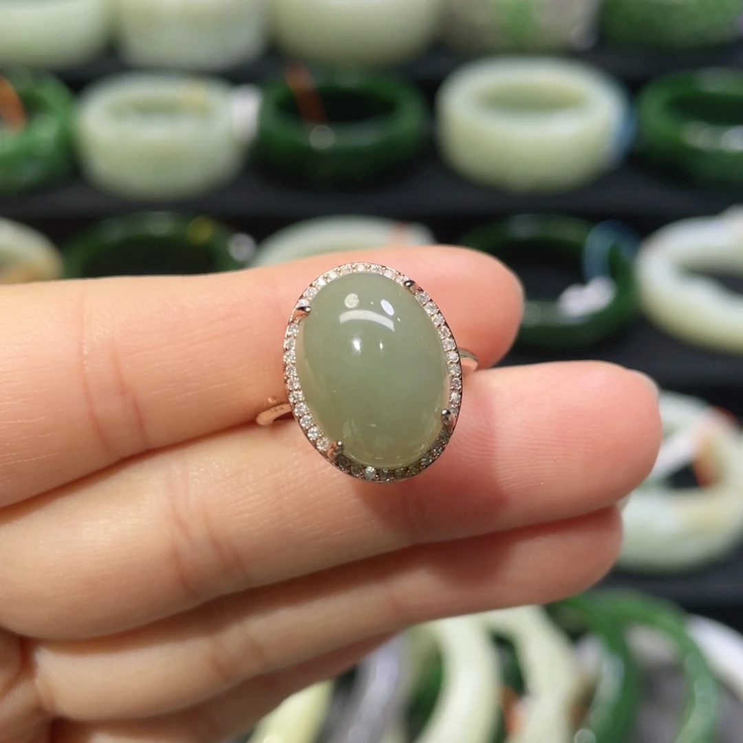 未镶嵌戒指和田玉