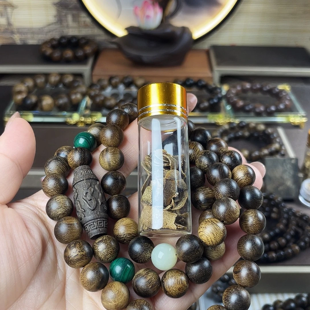 木***武沉香碎屑沉香越南芽庄老白棋玉化老料瘤疤虎皮1.0