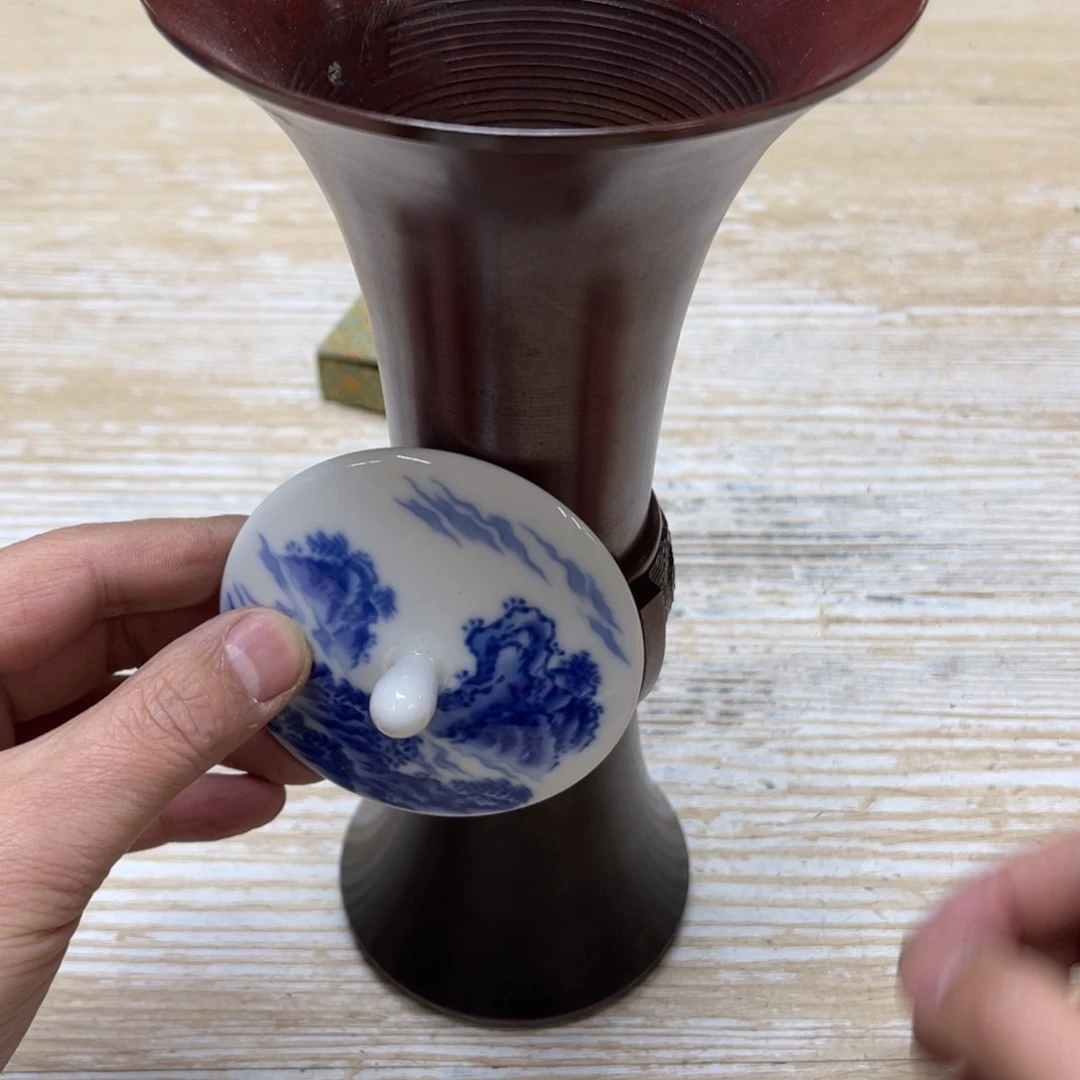 瓷片茉*茶密密麻麻地排列着一个大