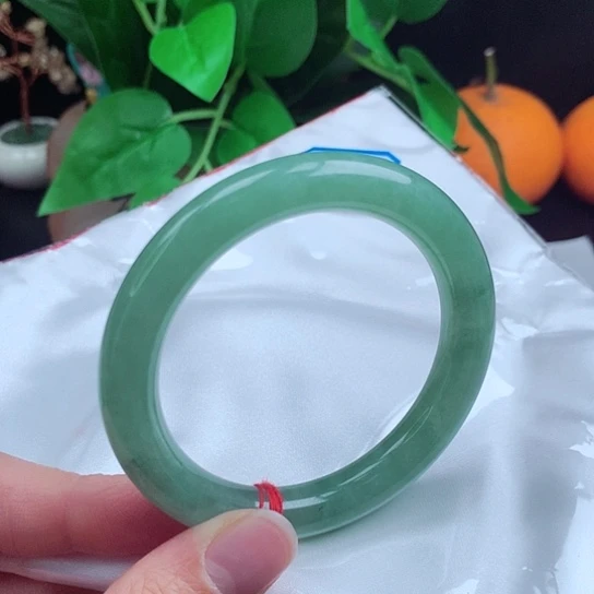 翡翠手镯未镶嵌    圆条53