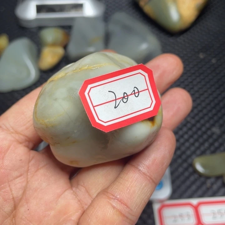 颈饰未镶嵌和田玉200
