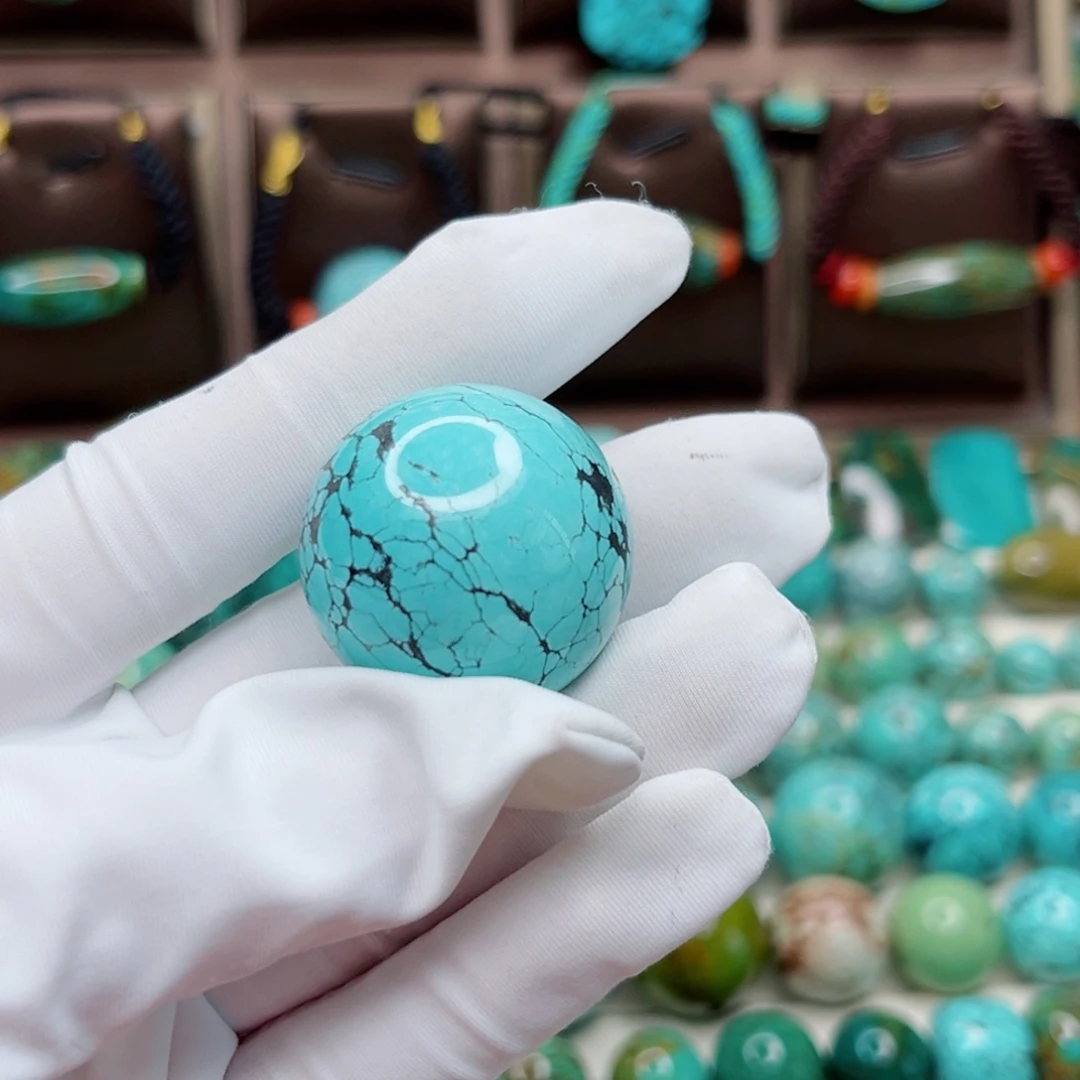 帝***风绿松石未镶嵌纯天然原矿绿松石