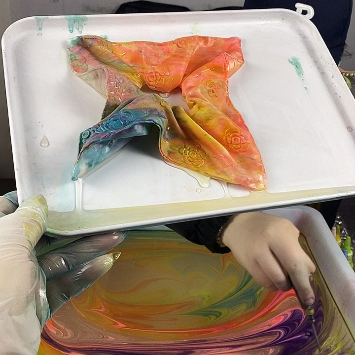 ****娅大理石磁石玫瑰方巾