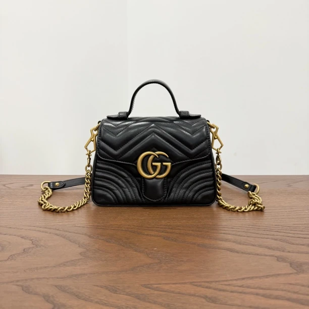 99新 GUCCI/古驰 Gucci古驰 马蒙邮差mini黑金斜挎包 尺寸21x15