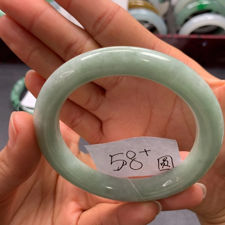 未镶嵌手镯翡翠手镯