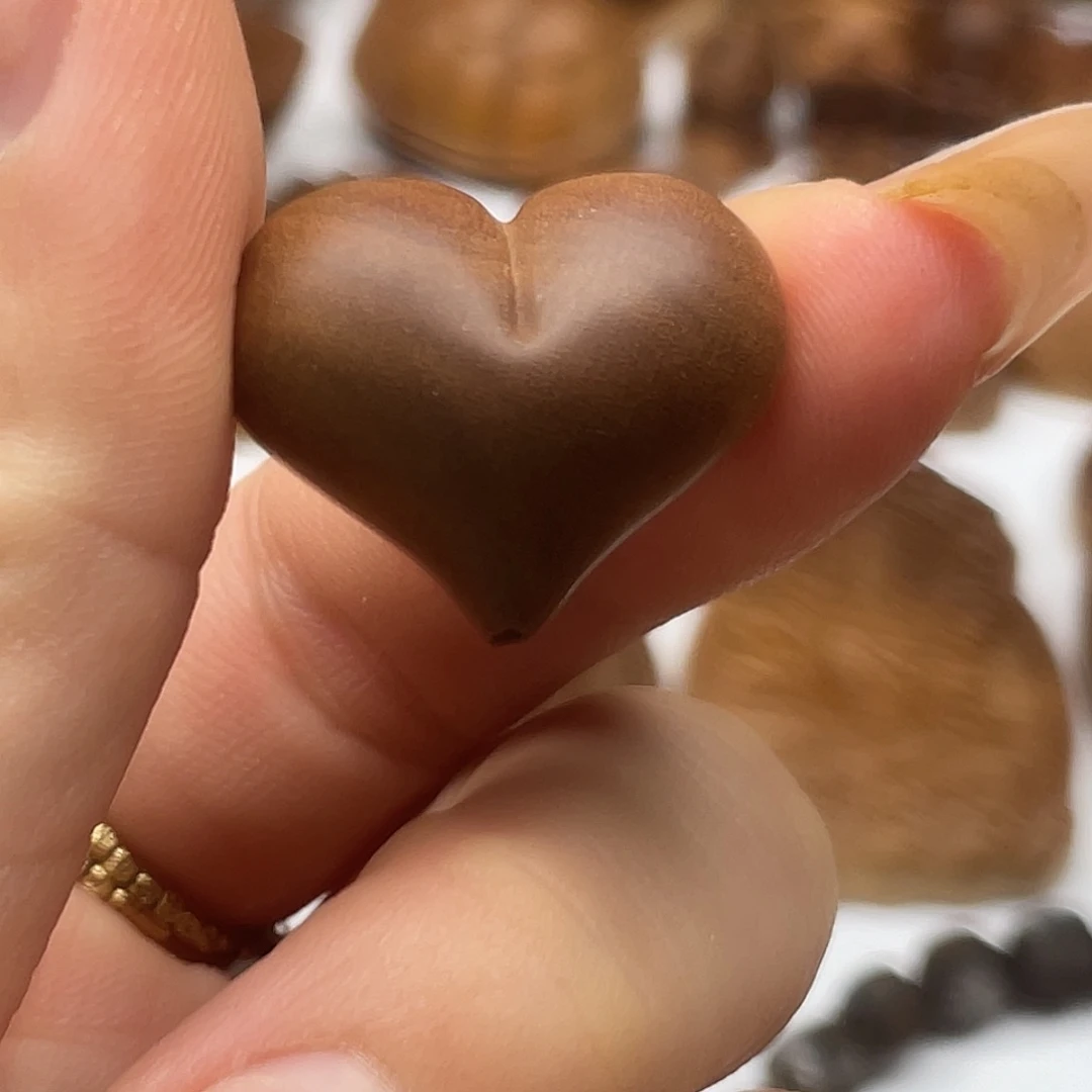 檀香木老山檀香大爱心