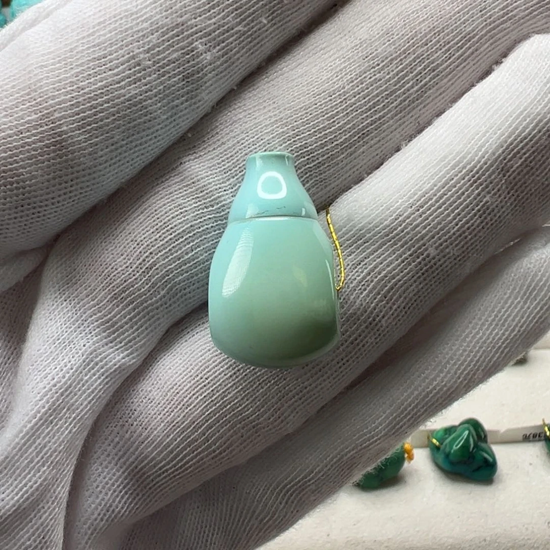 绿松石配饰未镶嵌