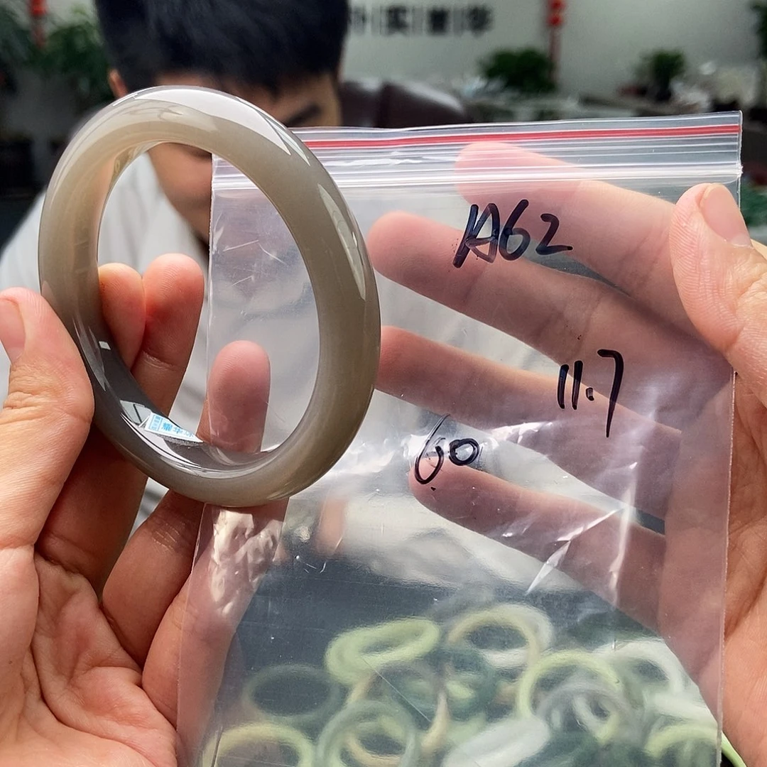 未镶嵌手镯和田玉拍一发一