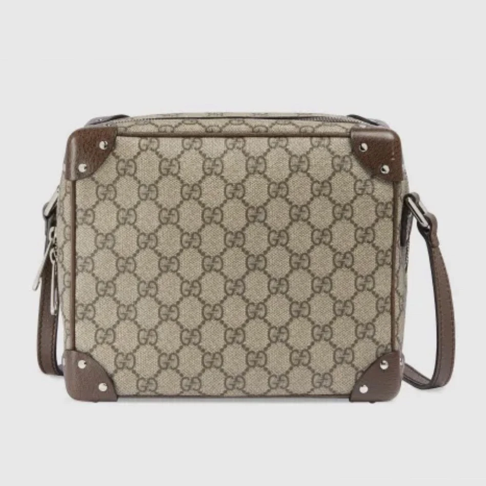 99新 GUCCI/古驰 经典老花Logo帆布斜挎包 F962