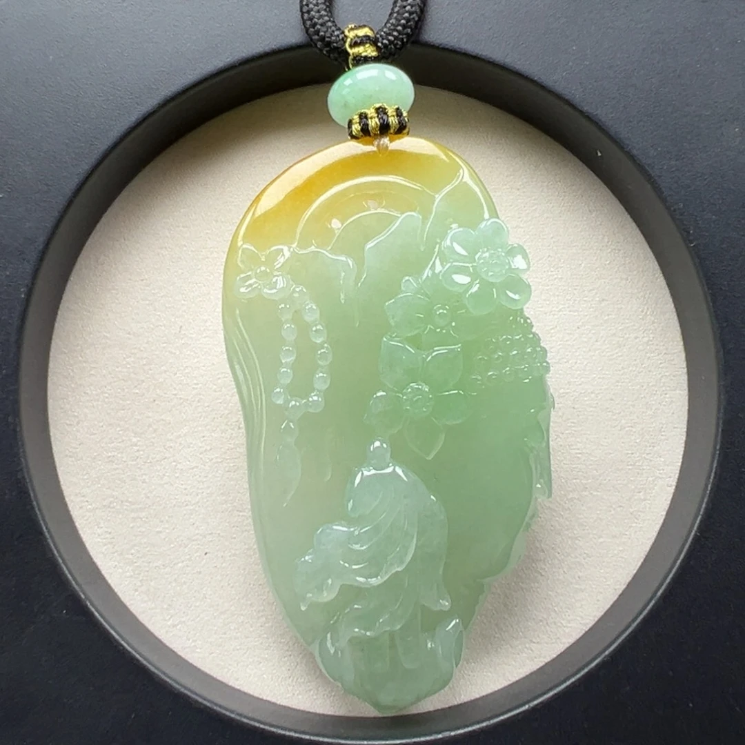 翡翠未镶嵌颈饰佛头