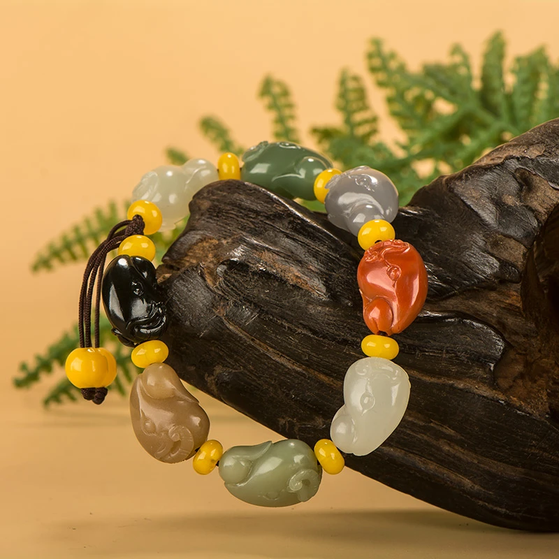 新疆和田玉八宝手链样样如意