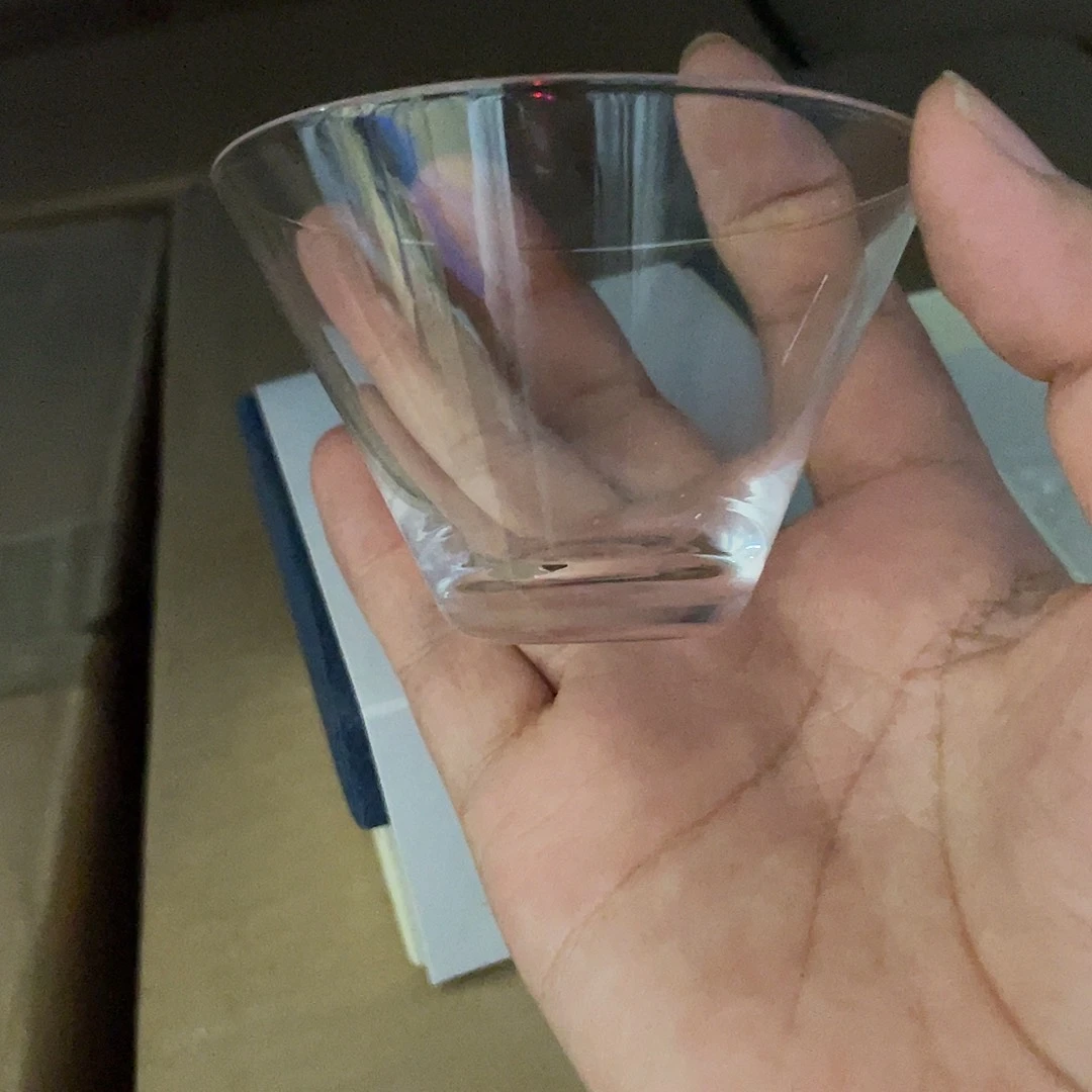 搪瓷杯子里还有很多东西