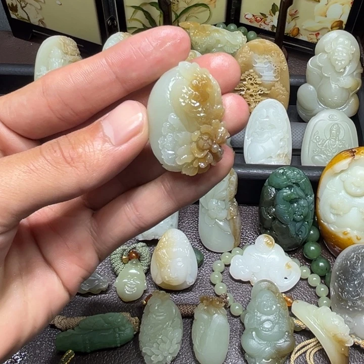 和田玉未镶嵌颈饰