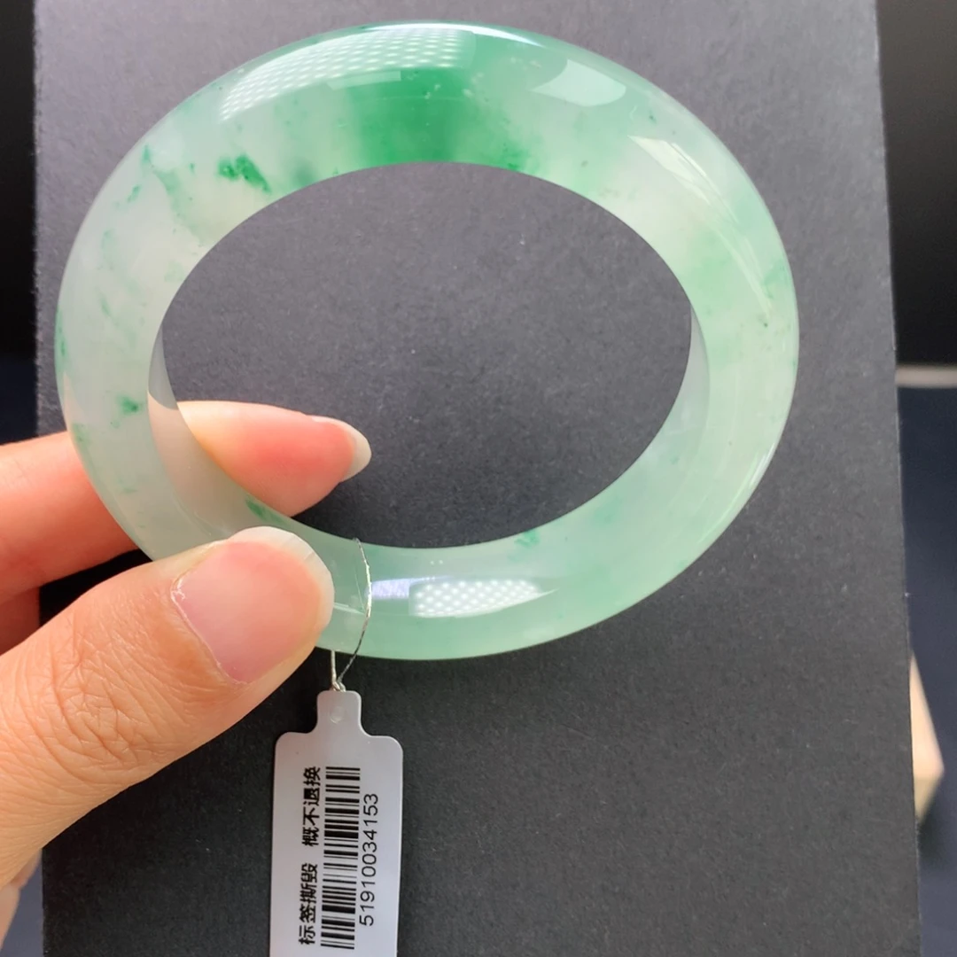 未镶嵌手镯石英质玉