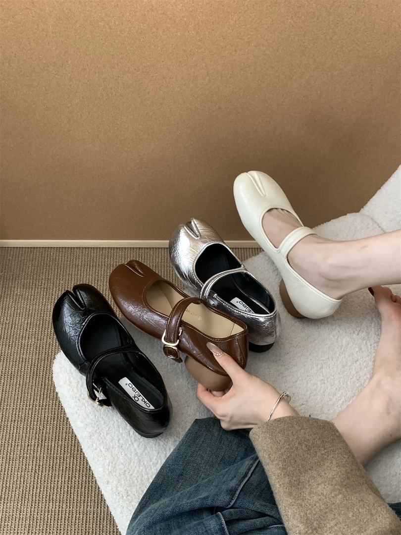 猪蹄分趾单鞋女春秋新款法式复古气质仙女风休闲明星同款百搭拖鞋