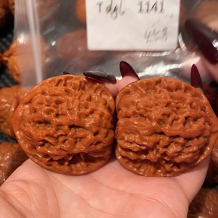 文玩核桃吊坠官帽45.8