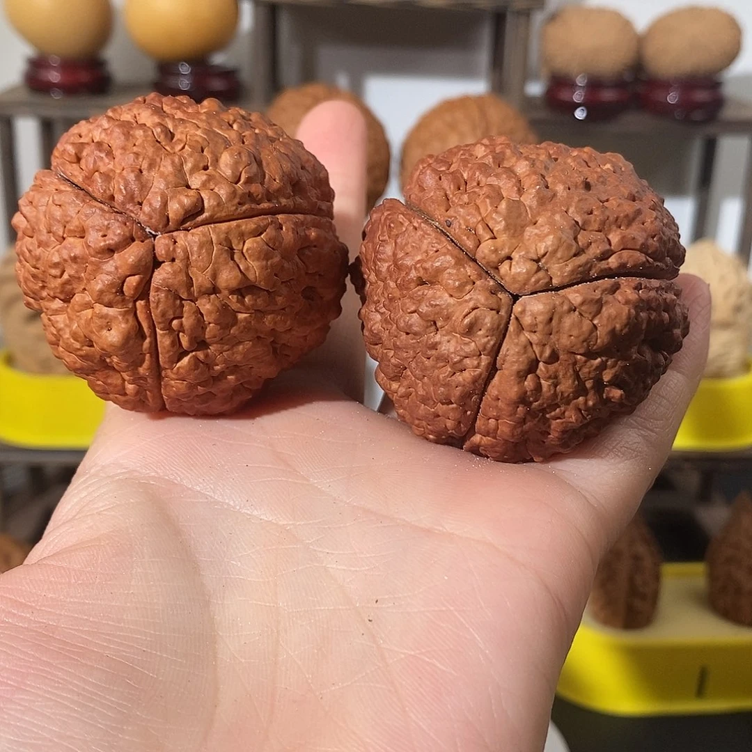 吊坠文玩核桃三瓣脑纹金刚练手微色5161