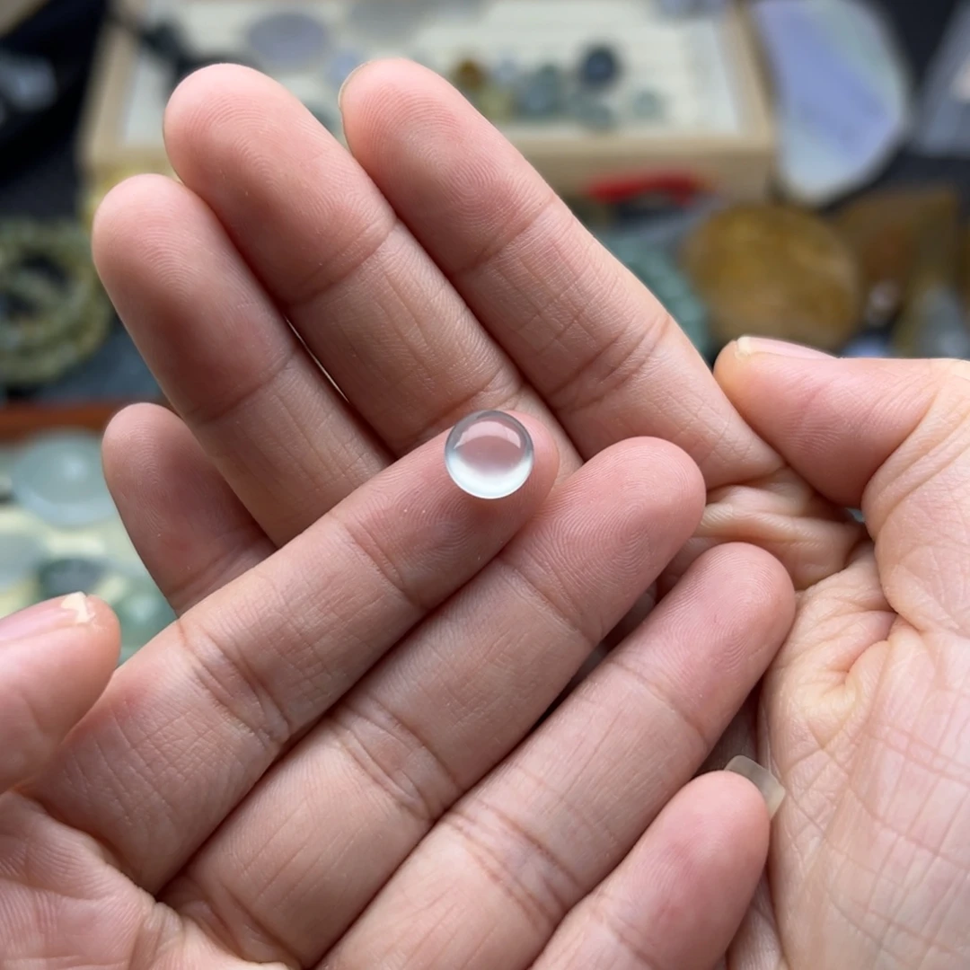 颈饰未镶嵌翡翠蛋面