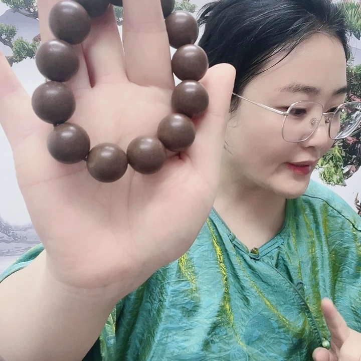 ꧁***꧂1.8手持微瑕 大四合