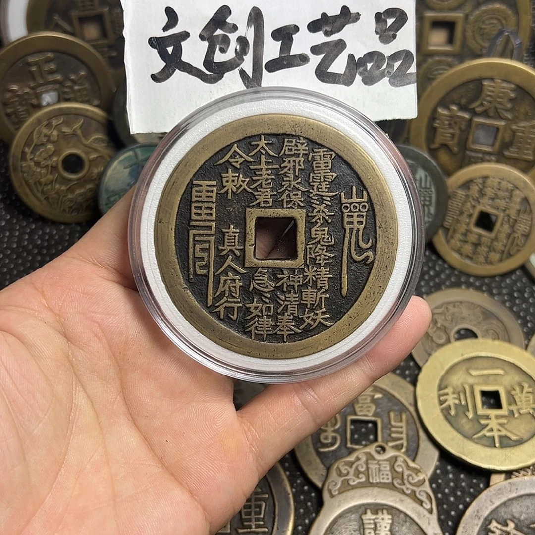 9****0现代文创工艺品真人