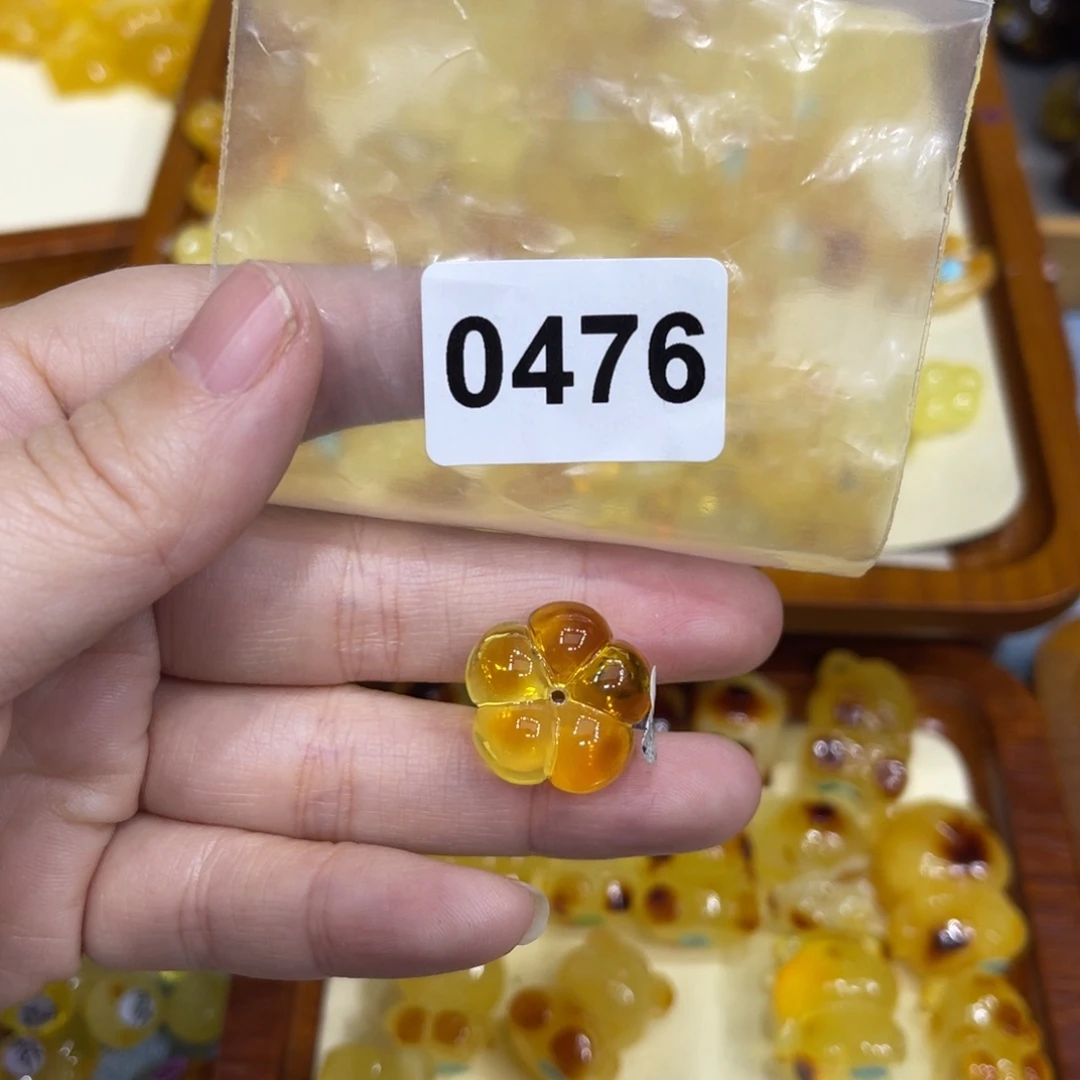 琥珀珠宝奇石未镶嵌
