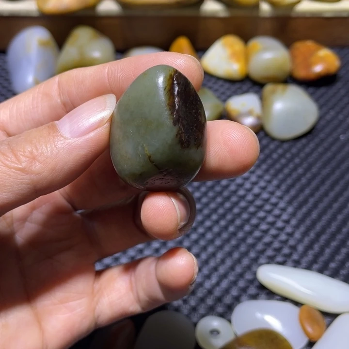 和田玉未镶嵌珠宝奇石